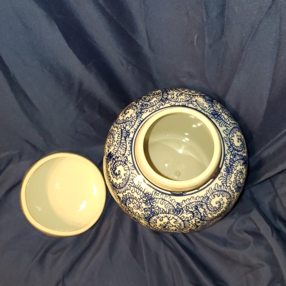 Blue and White Ginger Jar - Picture 4 of 5